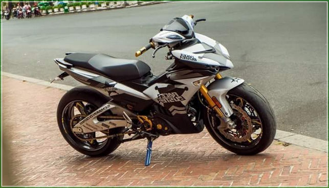 Tampak Samping Tip Modifikasi Yamaha Jupiter MX King Exciter Gaya Balap MOTO GP Sporti Keren Abis