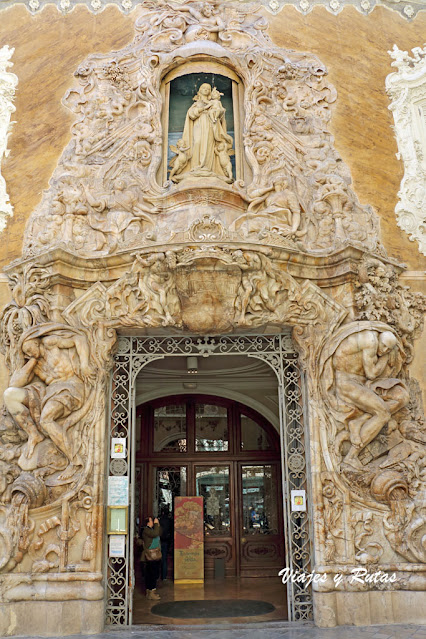Puerta del museo Marques de Dos Aguas de Valencia