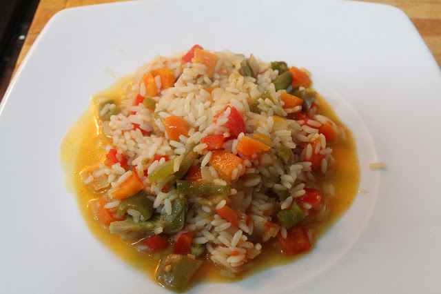 Plato de verduras con arroz