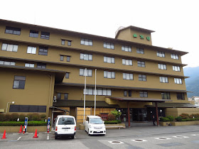 Open air Onsen hot spring spa at Yufuin Sansuikan hotel. Tokyo Consult. TokyoConsult.