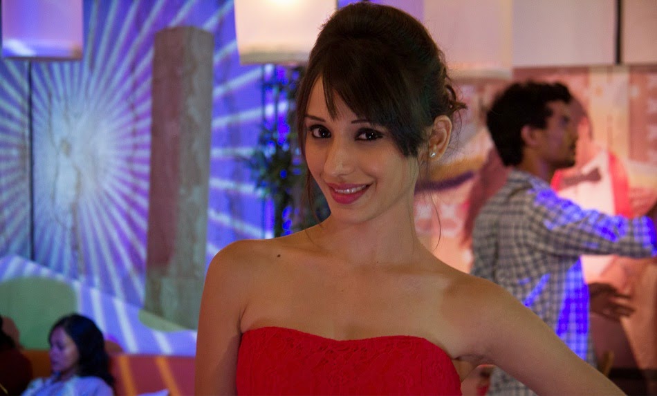 Heli Daruwala HD Wallpapers Free Download