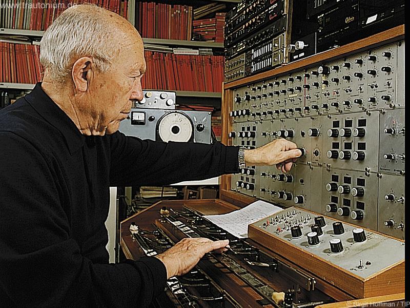 forma es vacío, vacío es forma: Oskar Sala - música