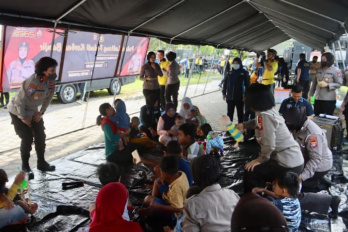 Tinjau Posko Banjir di Palangka Raya, Kapolda Kalteng Pastikan Warga Terlayani Dengan Baik