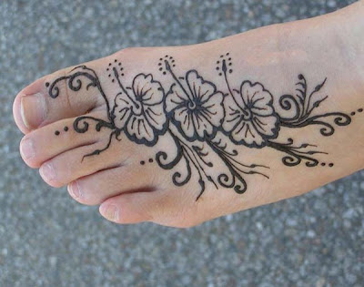 Latest Eid ul Fitr Henna Designs 2013 for Girls