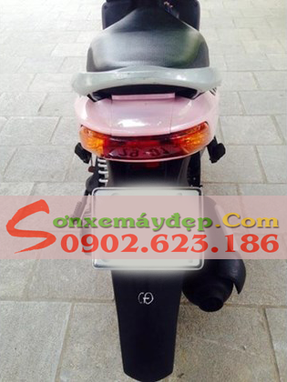 Sơn xe Honda Click màu hồng nữ tính cực đẹp