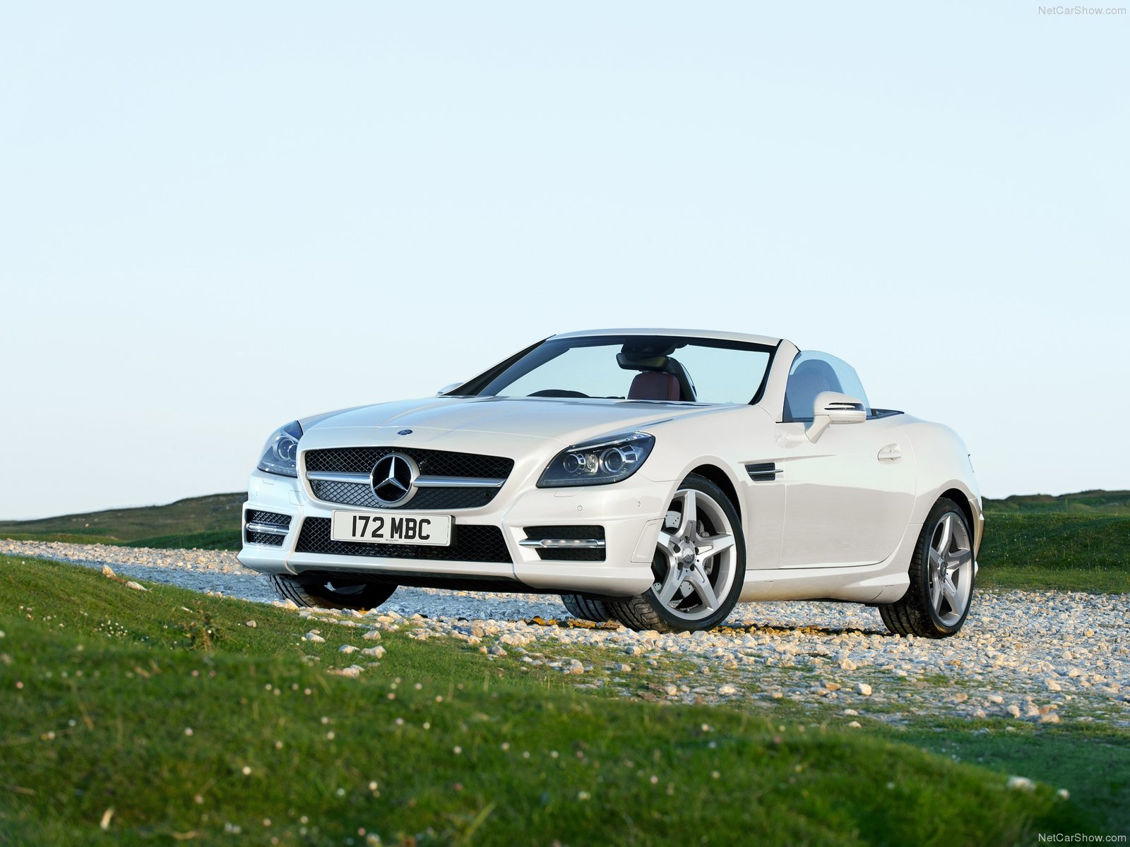 wallpapers hd for mac: 2013 Mercedes Benz SLK250 UK Version