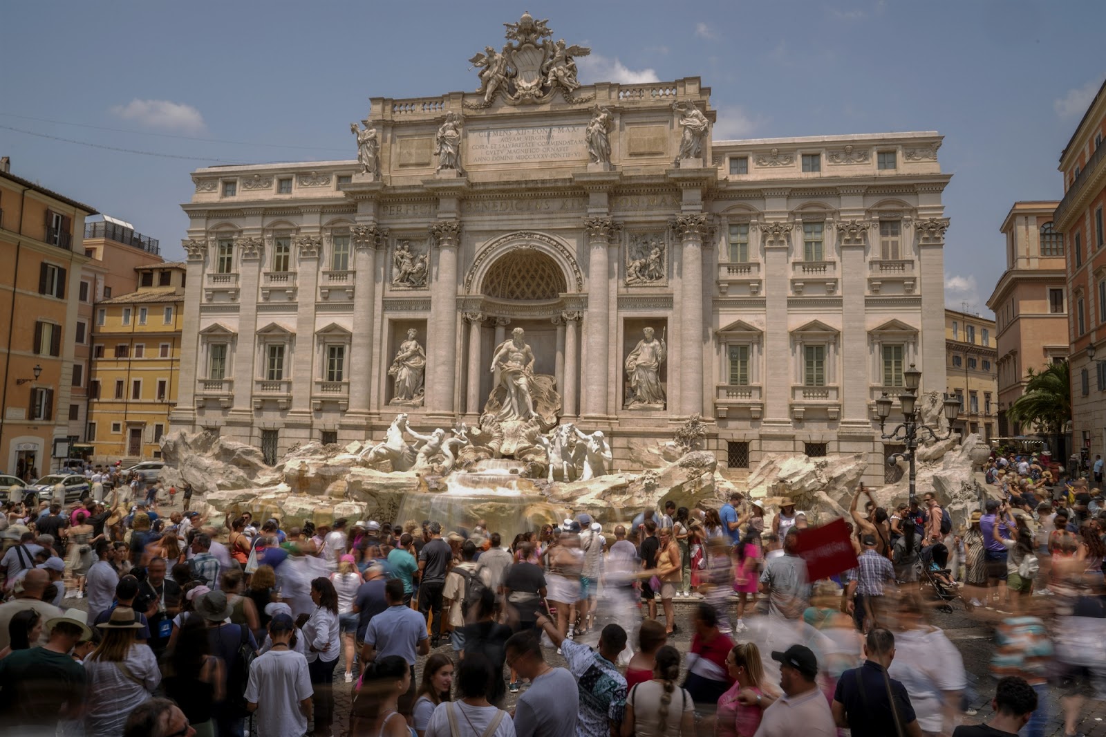 Η διάσημη και πάντα πλημμυρισμένη από κόσμο Φοντάνα ντι Τρέβι. Η Ιταλία ήταν ο δημοφιλέστερος προορισμός πολιτιστικού τουρισμού το 2019, σύμφωνα με μελέτη του ΙΝΣΕΤΕ.