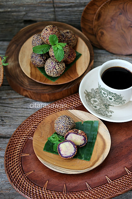 Kuih Bom Bijan Inti Kacang Merah - Seratus f