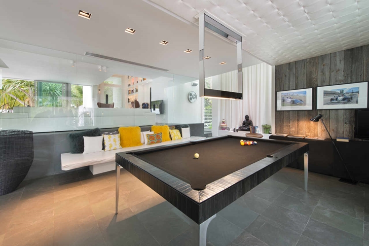 Gaming room in Modern mansion in Miami