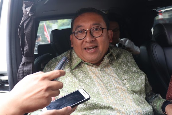 Polisi Bubarkan Mahasiswa Dengan Kasar, Fadli Zon, "Siapakah Engkau"