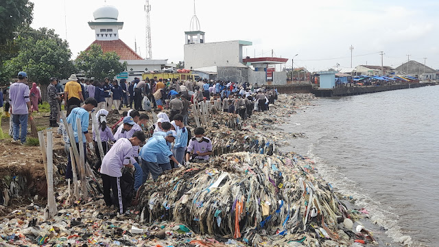 Penanganan Berkelanjutan Diperlukan Guna Tanggulangi Persoalan Sampah di Teluk