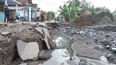 Banjir Lahar Semeru Kembali Menerjang, 7 Rumah Terdampak 
