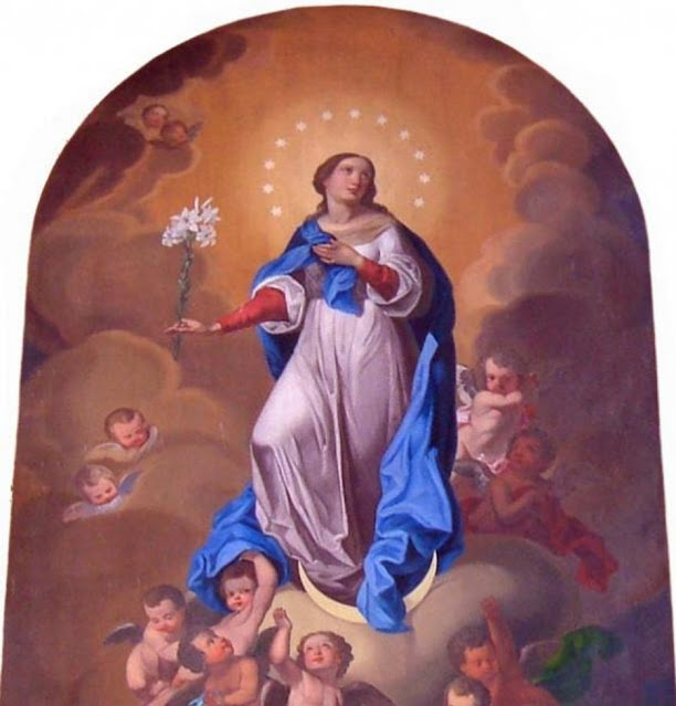 Мария в образе богини Селены с Луной под ногами