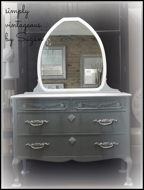 Mirror, dresser, chalk paint, white, dresser, makeover