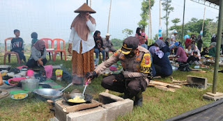 Kapolres Sumedang Hadiri kegiatan Gebyar Desa ( Gembrong liwet ) di Pamulihan Sumedang