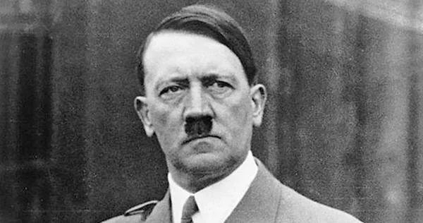 Adolfo Hitler. Documentos del FBI Sugieren que Sobrevivió a la Segunda Guerra Mundial y se ocultó en Argentina, en las laderas de los Andes.