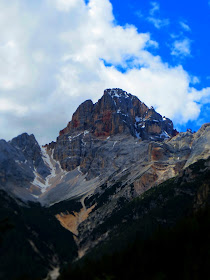 Dolomites rocks color