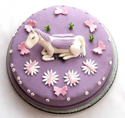 Barbie Pegasus fondant cake