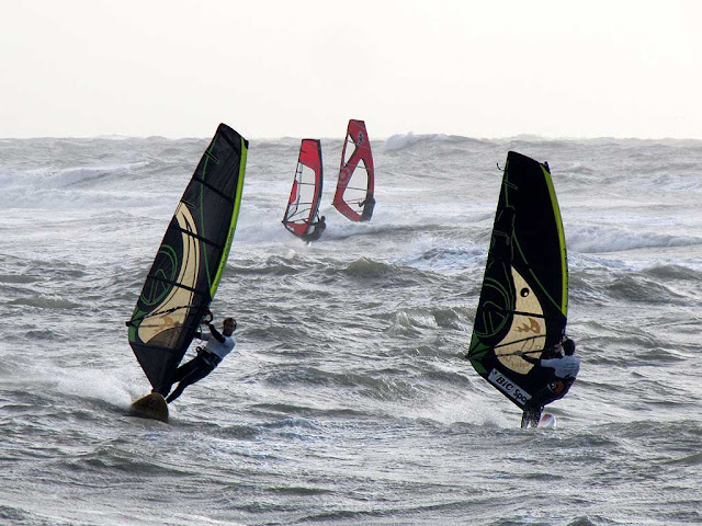 Windsurf ai Tre Ponti, Ardenza, Livorno