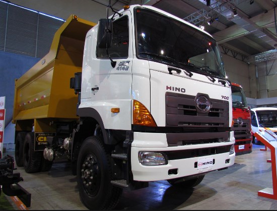 dam truk modifikasi hino 700 