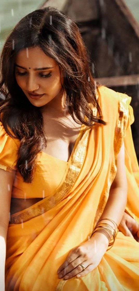 Neha Sharma saree Indian actress