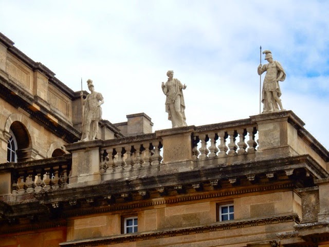 Statues lining the roof of Blenheim