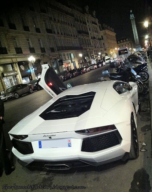 White Lamborghini Aventador in Paris