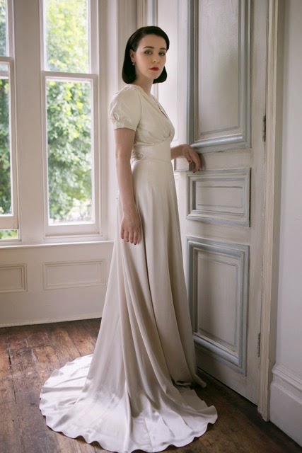 A 1940s-style vintage wedding dress for a cool Spring day 