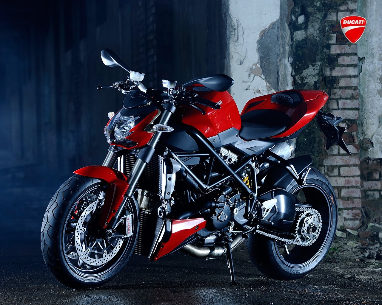 Modif Motor Spesifikasi Ducati Streetfighter 2009