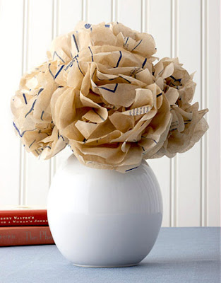 paper flowers wedding centerpiece. Imagine tissue/crepe paper