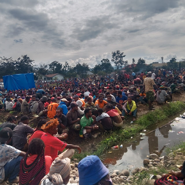 Jhon Banua dan Didimus Yahuli Resmikan Kantor GKII Wilayah IV di Wamena