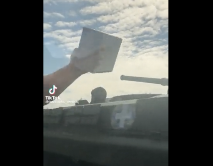 Βίντεο δείχνει BMP-1 με ελληνικό εθνόσημο στην Ουκρανία!