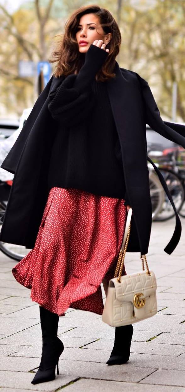 amazing winter outfit idea / coat + oversized sweater + bag + printed skirt + boots