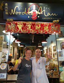 Singapore-Chinatown-Noodle-Man