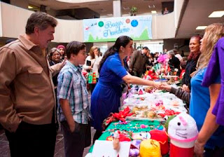 ENCABEZA BRENDA RUACHO DE VEGA BAZAR NAVIDEÑO 2013