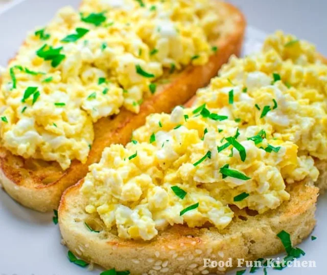 The Best Scrambled Egg Toast