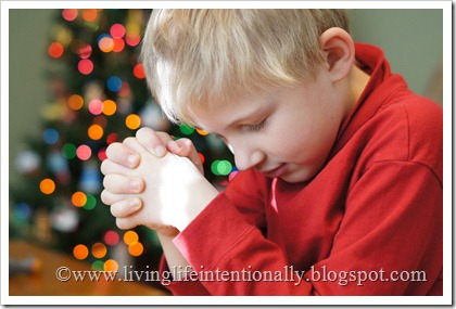 Pray with kids at Christmas