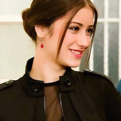 hazal kaya turkish actress bizim hikaye