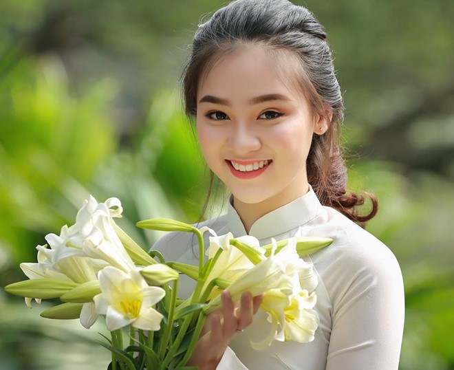 Hanoi girl in Hanoi April