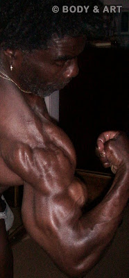 ROBBY ROBINSON IN 2010 BICEPS PEAKS AT 64 20 INCH ARMS RR'S SECRETS FOR FANS www.robbyrobinson.net/motivation.php