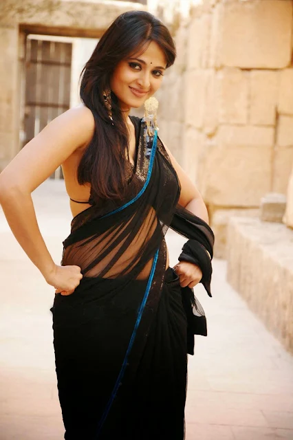 South Actress Anushka Shetty Hot Photos and Sizzling Wallpapers