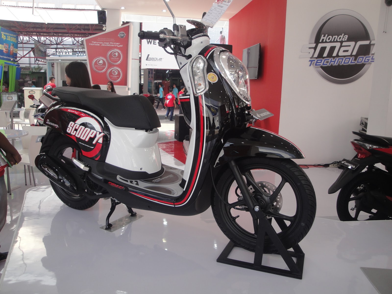 84 Scoopy Modifikasi Kartun Kumpulan Modifikasi Motor Scoopy Terbaru