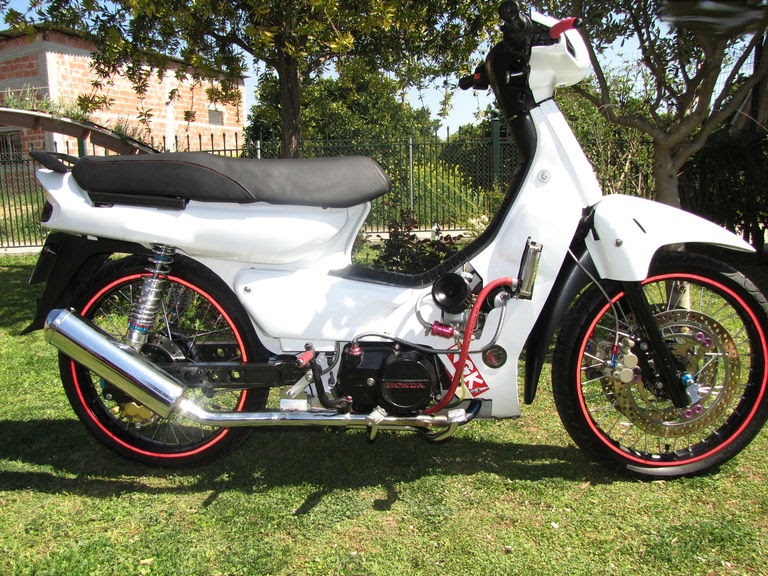 Mikrowio me dio rodes Honda  C 100  M6 Astrea  Grand