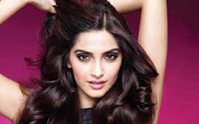 Sonam Kapoor Hot Photos, Pics - Includes Sonam Kapoor pictures