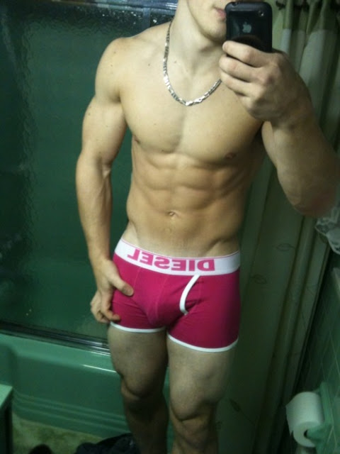 Postado por Eros Brazil s 2150 Marcadores bulge cueca diesel gato 