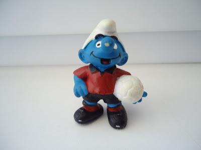 G 2.0454 World Cup Soccer Smurf schtroumpf VERY RARE