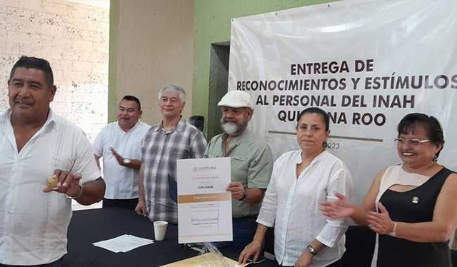 Por años de servicio, reconocen a 61 trabajadores del  Centro INAH Quintana Roo