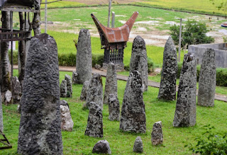 Pengertian Menhir dan Contohnya