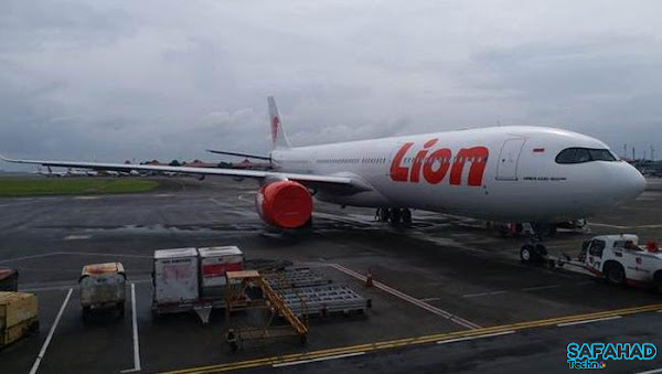 SAFAHAD Technology - Lion Air menarik perhatian publik. Penerbangan Lion Air nomor JT-330 tujuan Palembang harus kembali ke Bandara Soekarno-Hatta pada Rabu (26/10) karena kerusakan mesin.