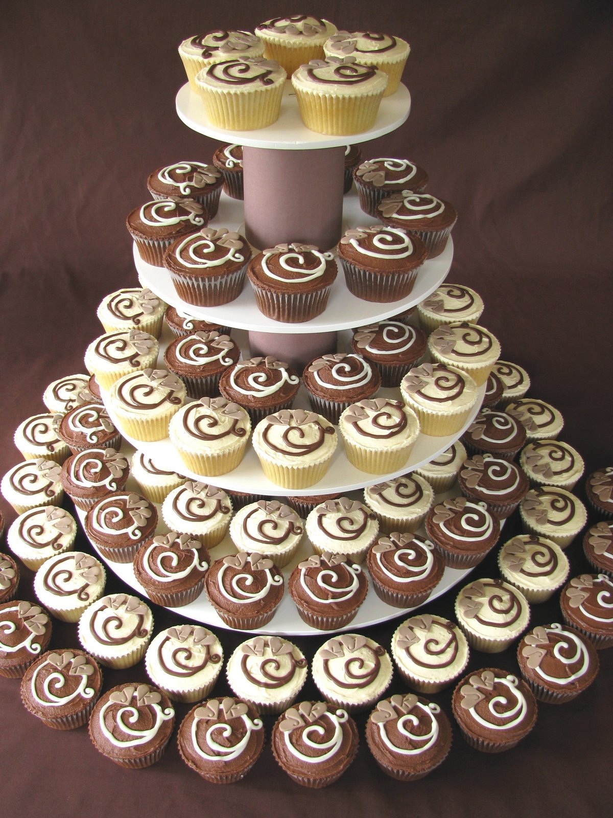 CELEBRITY BUZZ GET CREATIVE WITH YOUR WEDDING  CAKE  TRY 